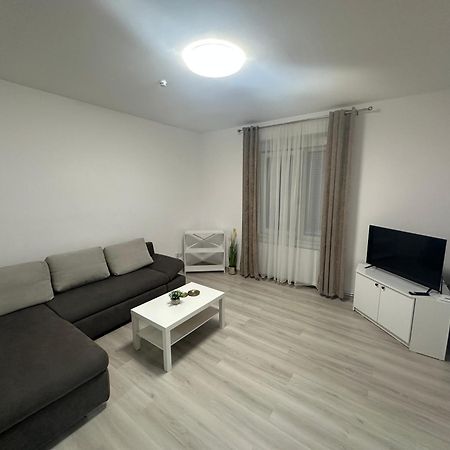 Aparthouse 1 Lugoj Esterno foto